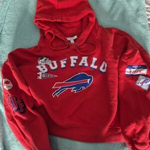 Buffalo Bills Cropped Hoodie - Women's WEAR by Erin Andrews Red Buffalo Bills